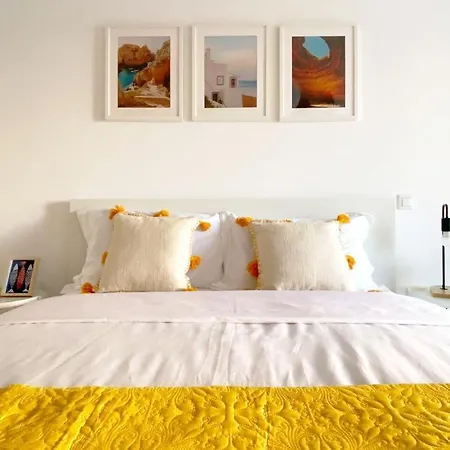 Apartment, 10 Mins Walk To * 阿尔布费拉