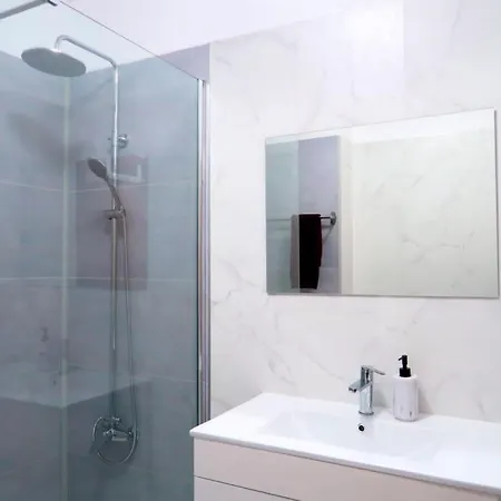 Apartamento Apartment, 10 Mins Walk To *