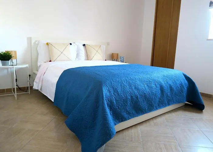 Lägenhet Apartment, 10 Mins Walk To Albufeira